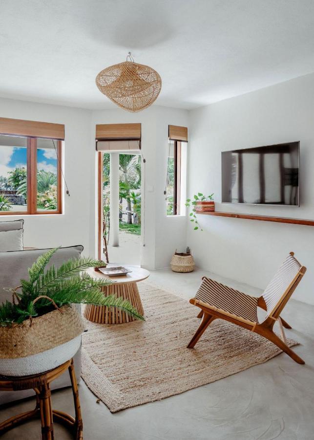 Boutik Le Morne Holiday Apartments Extérieur photo